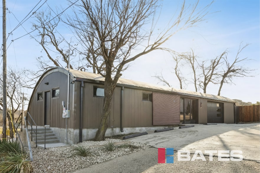 Primary Photo Of 1402 Fort Worth Ave, Dallas Freestanding For Lease