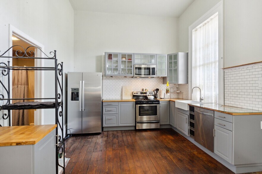 More Photos Of 1410 Jackson Ave, New Orleans Lodge Meeting Hall For Sale