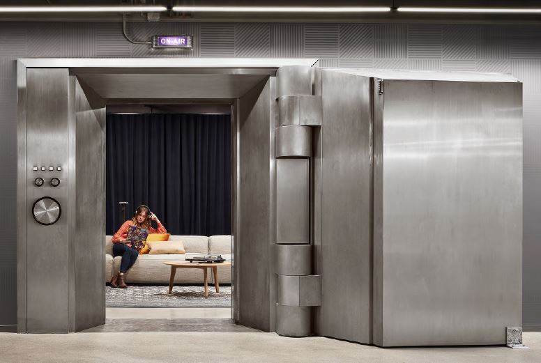 More Photos Of 311 W Monroe St, Chicago Coworking Space