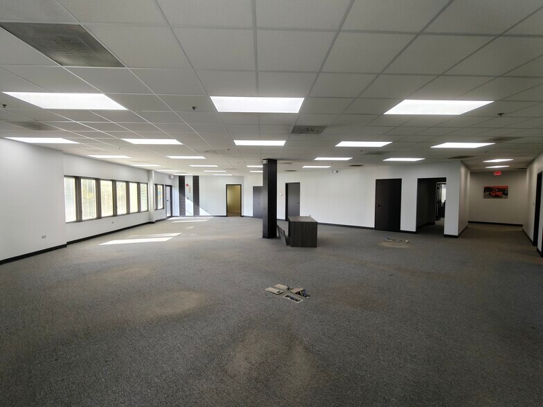 More Photos Of 4610 Prime Pky, Mchenry Service For Lease
