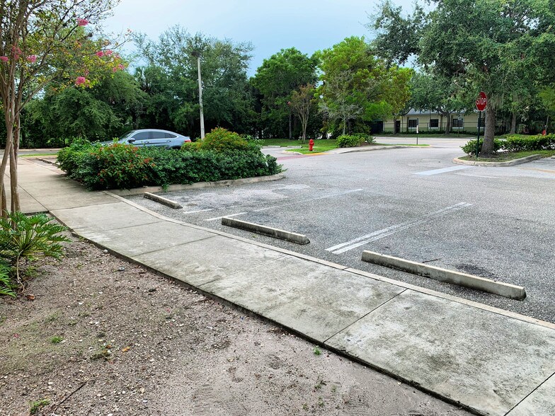 More Photos Of 4050 Westgate Ave, West Palm Beach Showroom For Lease