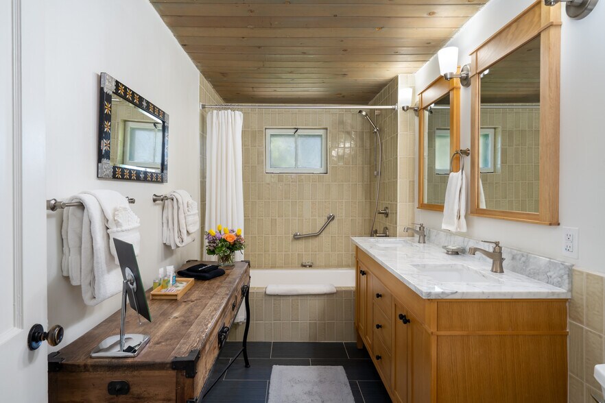 More Photos Of 342 East Buena Vista, Santa Fe Hospitality For Sale