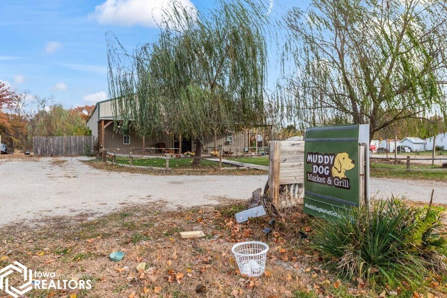 More Photos Of 110 E Union St, Unionville Restaurant For Sale