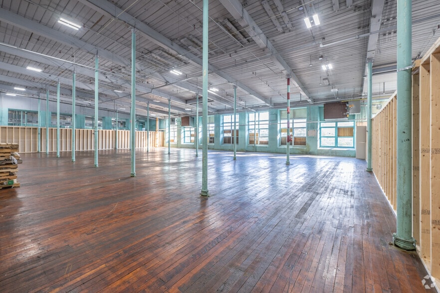 More Photos Of 1 Ace St, Fall River Warehouse For Lease