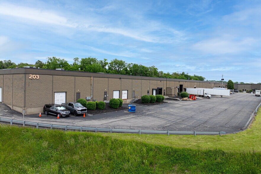 More Photos Of 203-205 Overlook Dr, Sewickley Warehouse For Lease
