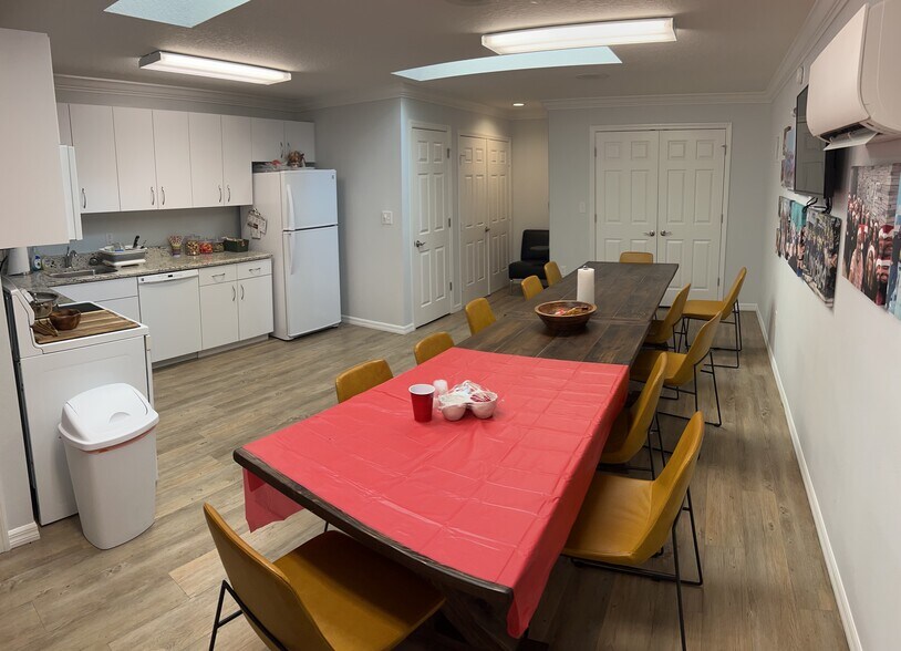 More Photos Of 1104 Kyle Wood Ln, Brandon Medical For Sale