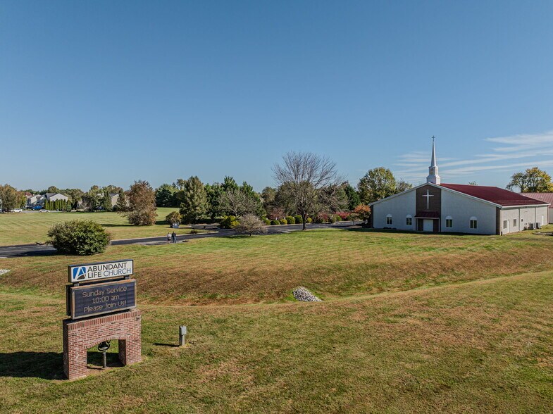 More Photos Of 2744 Red Lion Rd, Bear Religious Facility For Lease
