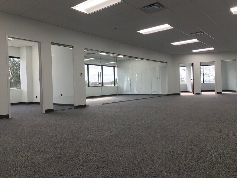 More Photos Of 5900 Lake Ellenor Dr, Orlando Office For Lease
