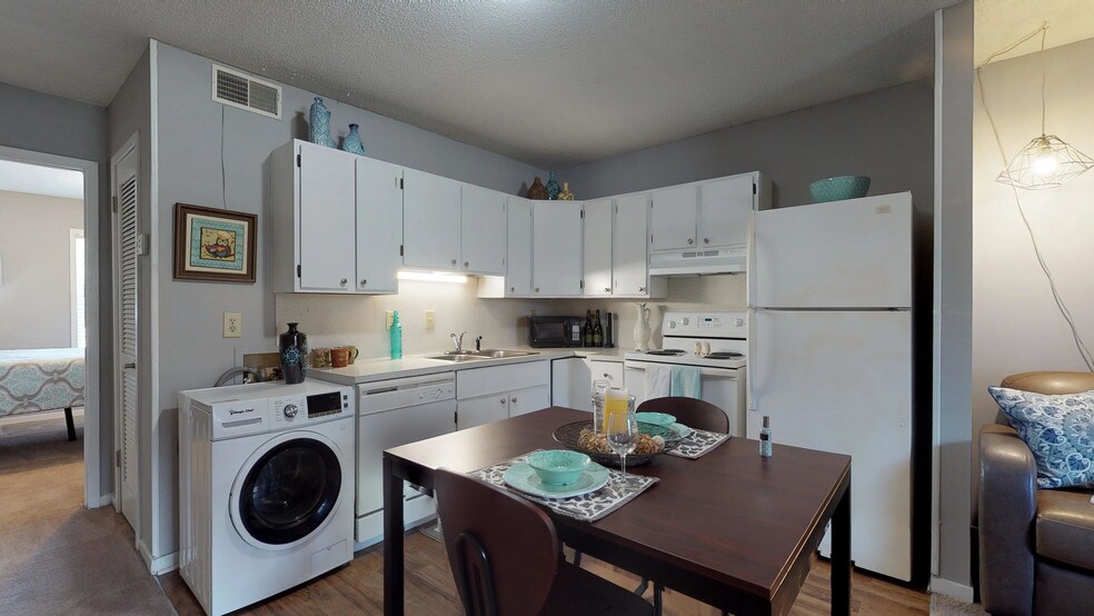 More Photos Of 301 E 12th St, Greenville Apartments For Sale