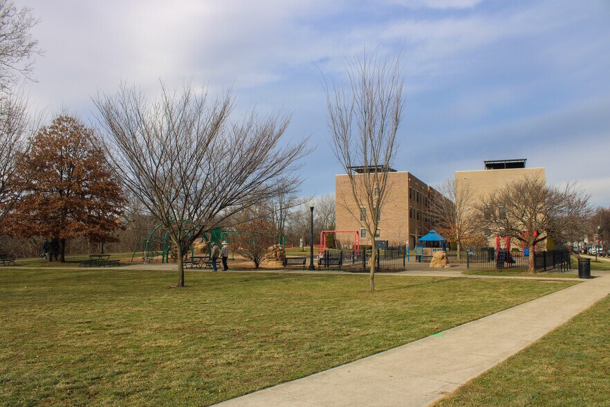 More Photos Of 575 W 1st Ave, Columbus Office For Sale