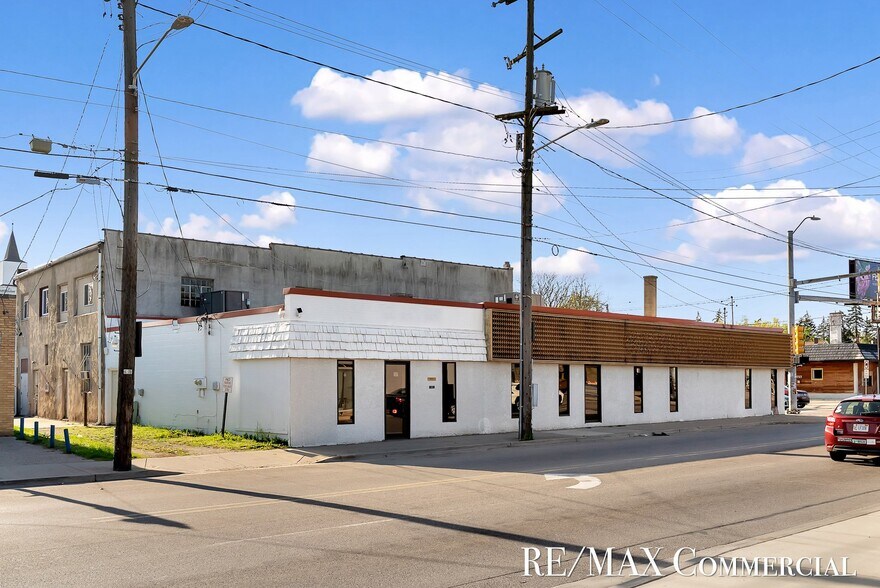 More Photos Of 2007 Eastern Ave SE, Grand Rapids Office For Sale