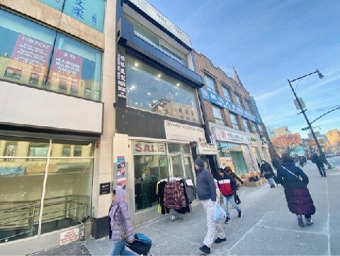 More Photos Of 3906 Main St, Flushing Storefront Retail Office For Lease