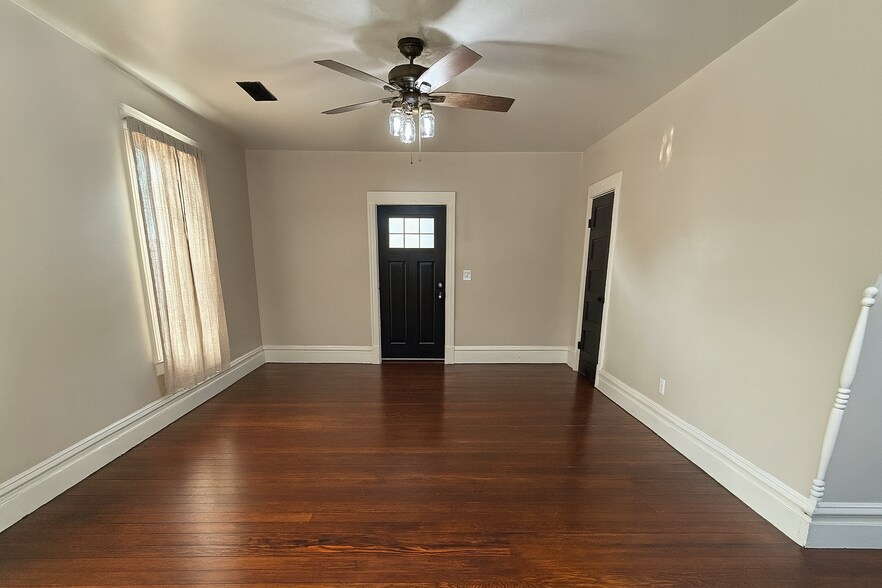 More Photos Of 232 S Buchanan St, Edwardsville Office Residential For Lease