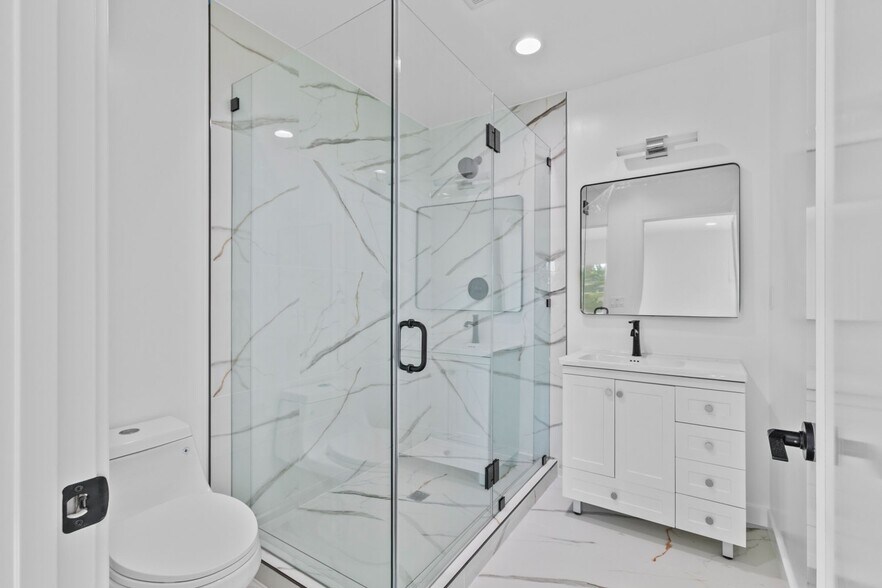 More Photos Of 6842 Cedros Ave, Van Nuys Apartments For Sale