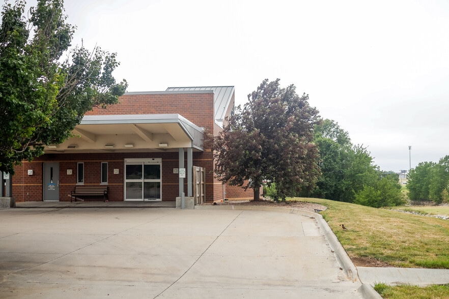 More Photos Of 2203 Summerlon Cir, Dodge City Healthcare For Sale