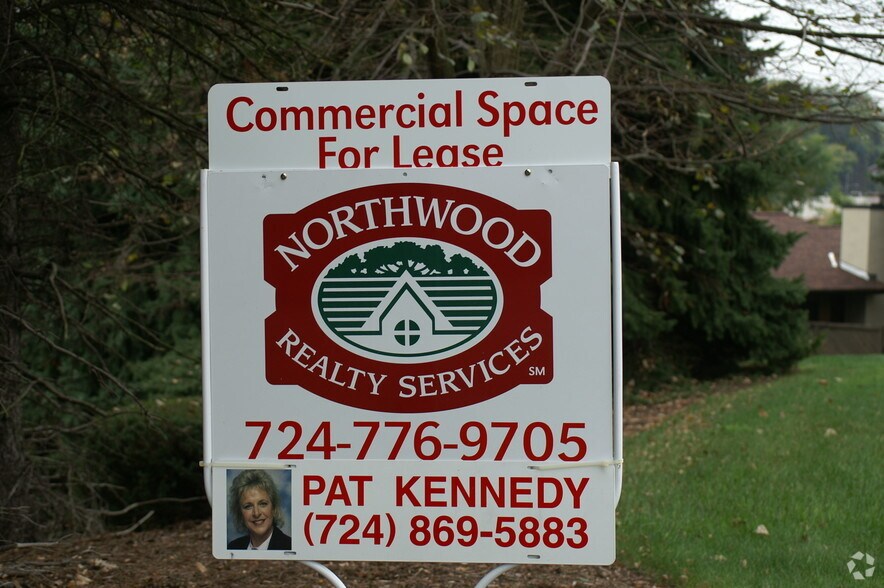 More Photos Of 300 Mcknight Park Dr, Pittsburgh Office For Sale