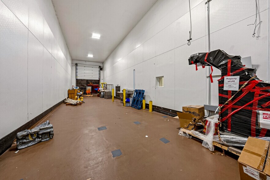 More Photos Of 710 Jefferson Ave, Ashland Light Manufacturing For Lease