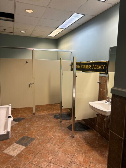 More Photos Of 310 Court Ave, Des Moines Restaurant For Sale