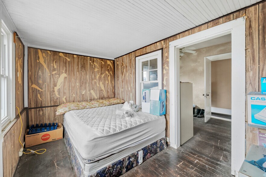 More Photos Of 5543 State Rd, Parma Freestanding For Sale