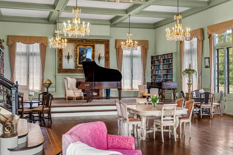 More Photos Of 4 Windmill Hill rd, Dublin Specialty For Sale