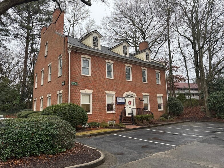 More Photos Of 1934 N Druid Hills Rd NE, Atlanta Office For Sale