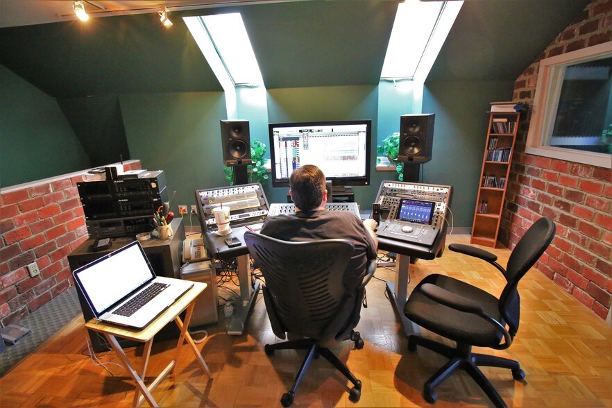 More Photos Of 4700 Northwest Plaza West Dr, Zionsville Loft Creative Space For Lease