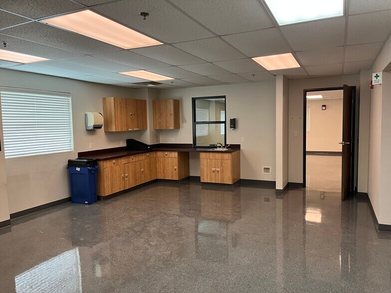 More Photos Of 6602 Newcastle Rd, Oklahoma City Warehouse For Lease