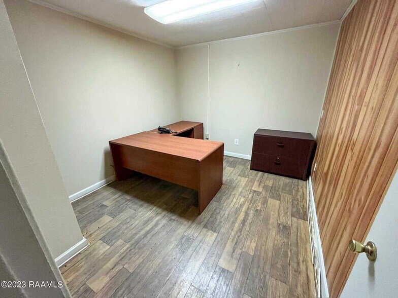 More Photos Of 1112 W 90 Hwy, New Iberia Industrial For Sale