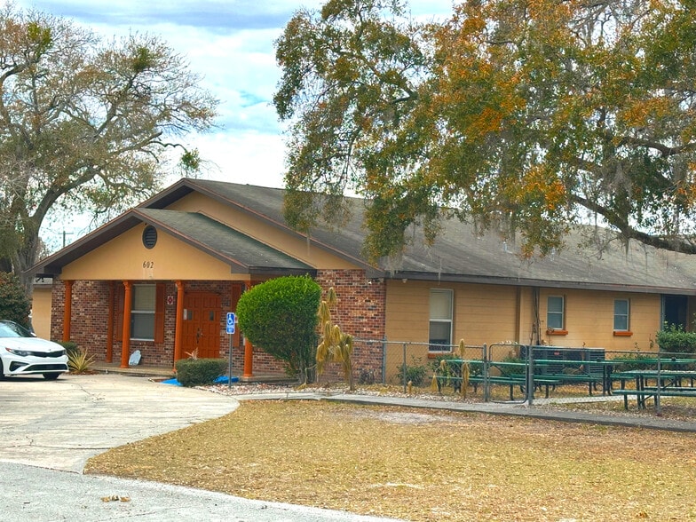 Primary Photo Of 602 Melton Ave, Auburndale Healthcare For Sale
