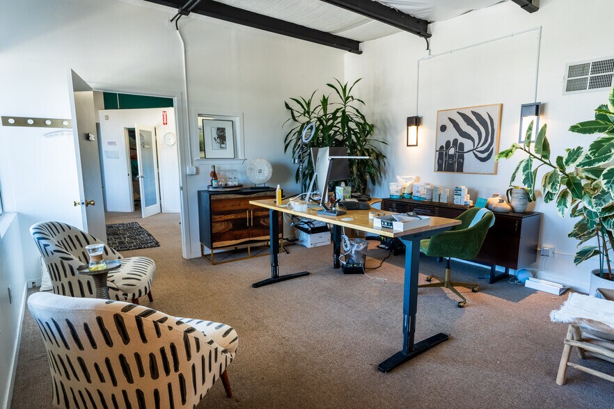 More Photos Of 401 Ingalls St, Santa Cruz Service For Sale