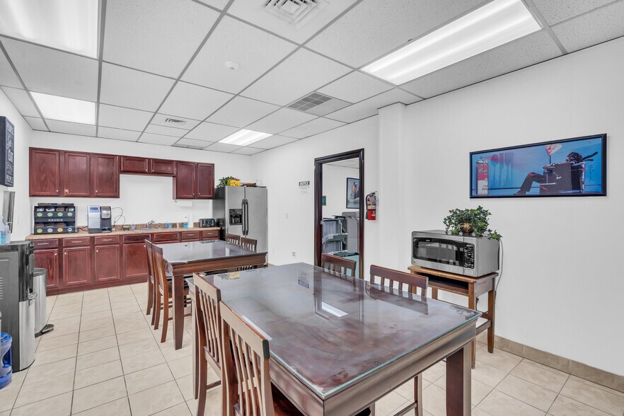 More Photos Of 788 Shrewsbury Ave, Tinton Falls Office For Sale