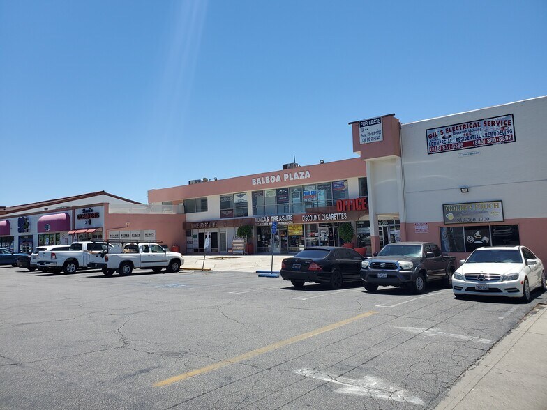 More Photos Of 17034-17058 Chatsworth St, Granada Hills Unknown For Lease