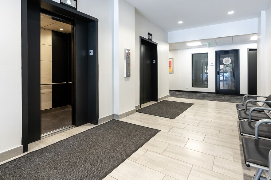 More Photos Of 3405 Kenyon St, San Diego Office For Lease