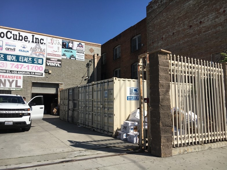 More Photos Of 2120 S Main St, Los Angeles Warehouse For Lease