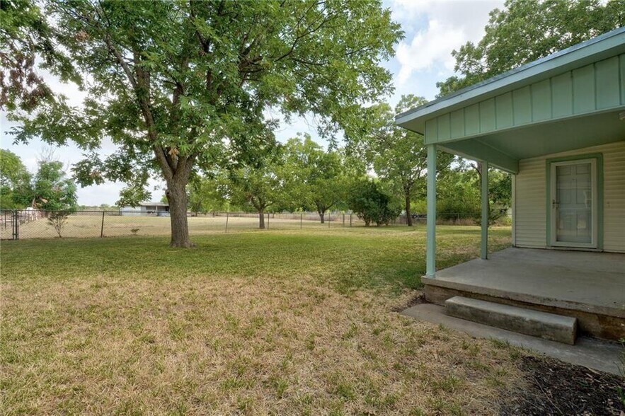 More Photos Of 4400 Norwood Ln, Austin Land For Lease