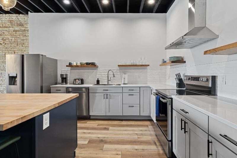 More Photos Of 105 E Main St, Niles Storefront For Sale