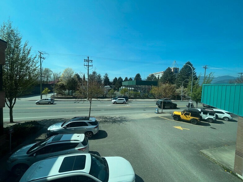 More Photos Of 9094 Young Rd, Chilliwack Office For Sale