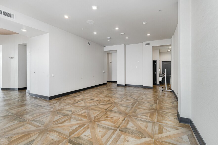 More Photos Of 2200 Carl D Silver Pkwy, Fredericksburg Hotel For Lease