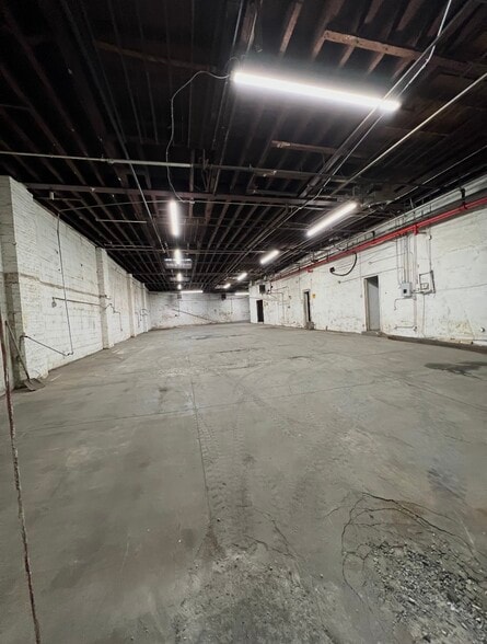 More Photos Of 1360 Drake Park S, Bronx Warehouse For Lease