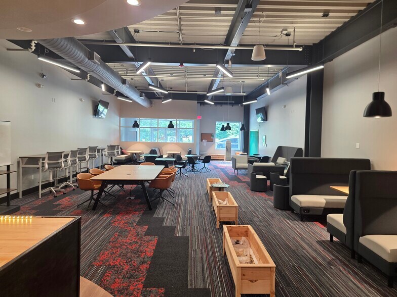 More Photos Of 2412-2430 Lincoln Way, Ames Office For Lease