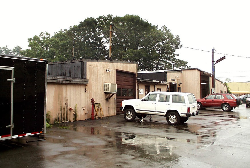 More Photos Of 2 Birch Rd, Middleton Warehouse For Lease