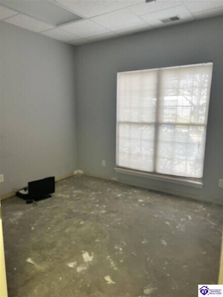 More Photos Of 1300 Gardiner Ln, Louisville Medical For Sale