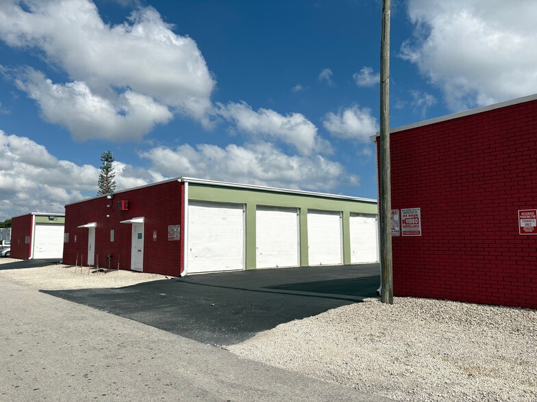 Primary Photo Of 4800 NE 11th Ave, Oakland Park Self Storage For Sale