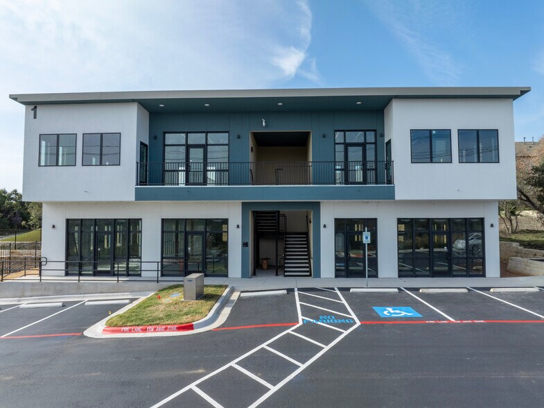 More Photos Of 1651 S Bell Blvd, Cedar Park Storefront Retail Office For Sale