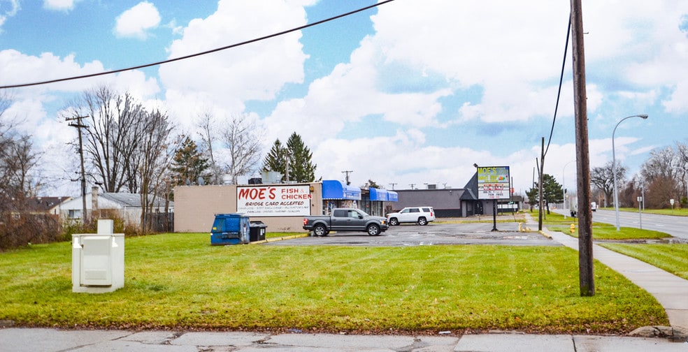 More Photos Of 1547-1571 Middlebelt Rd, Inkster Storefront For Sale