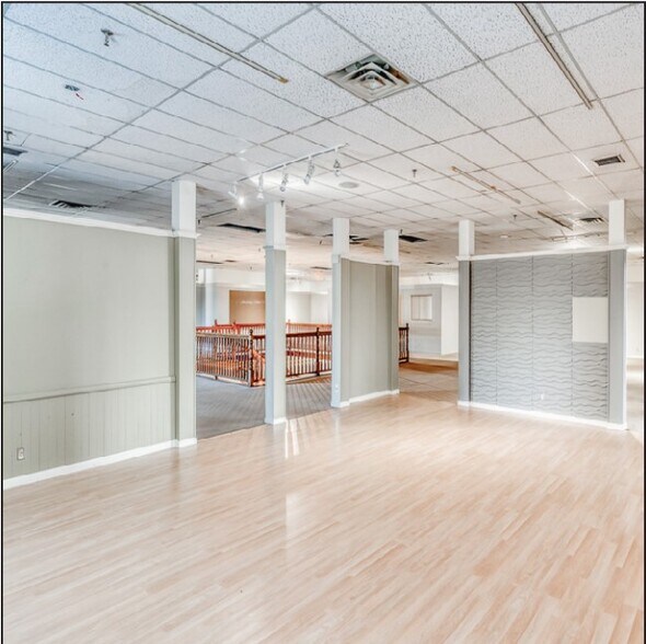 More Photos Of 67 Glenbrook Pl SW, Calgary Office For Sale