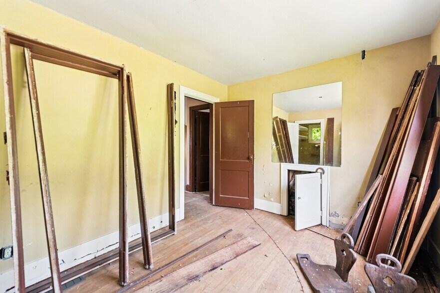 More Photos Of 920 Washington Rd, Washington Office For Sale