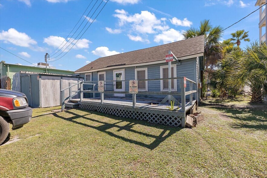 More Photos Of 7 Center st, Folly Beach General Retail For Sale