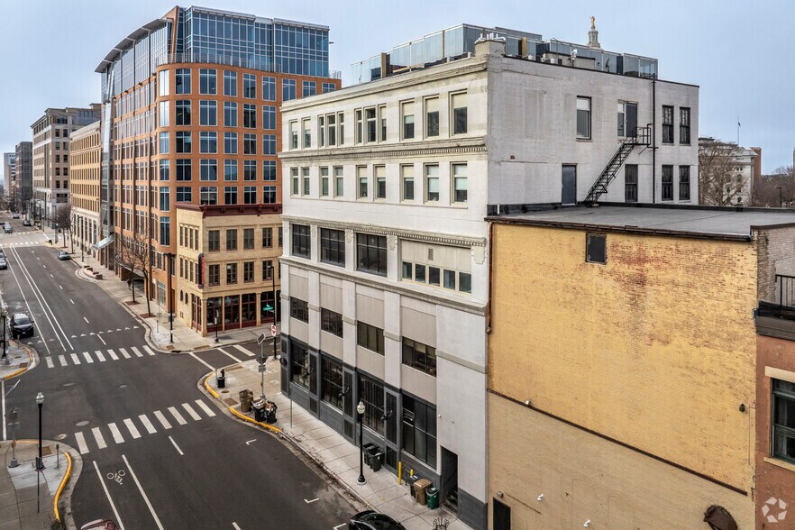 More Photos Of 121 S Pinckney St, Madison Office For Lease