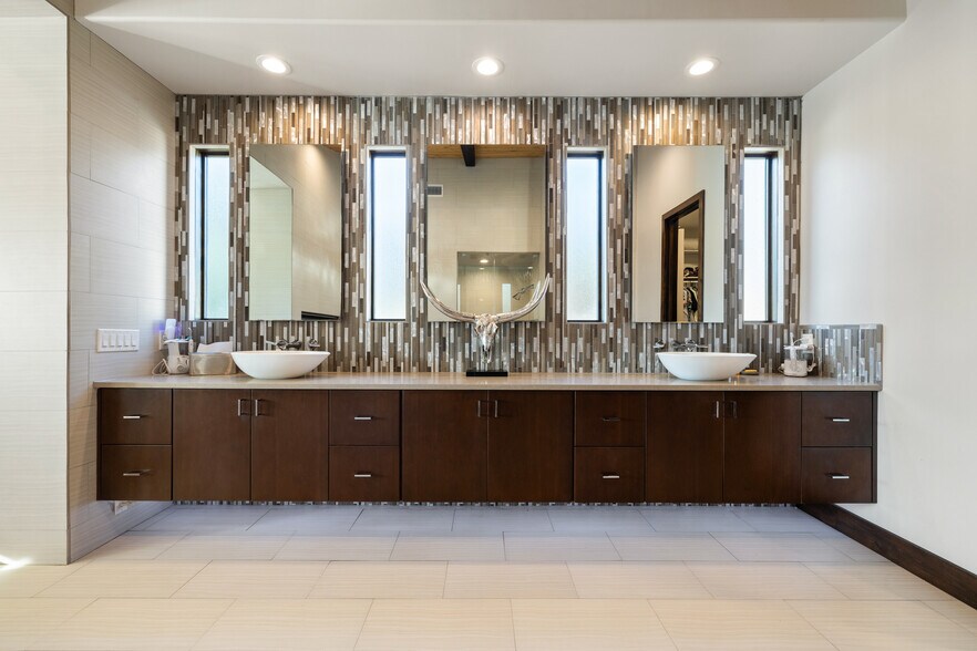 More Photos Of 101 Rolling Hills Rd, Blanco Specialty For Sale